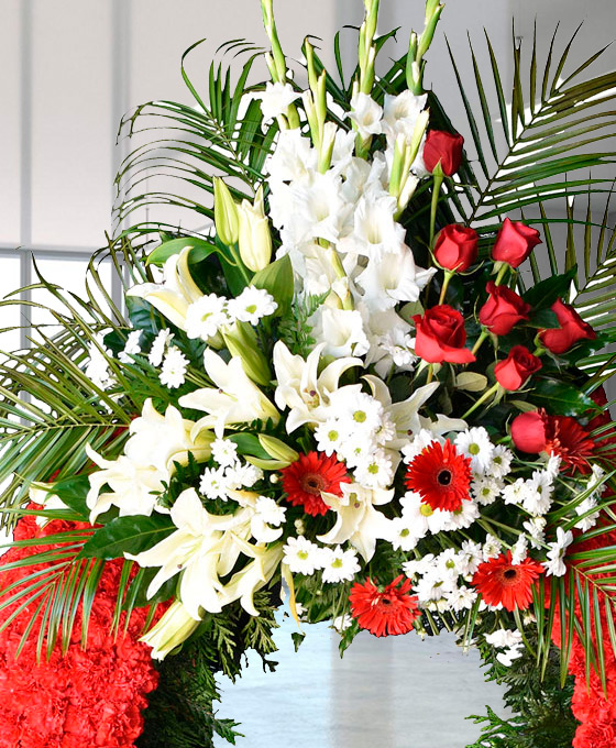 Corona Funeraria Roja para funeral